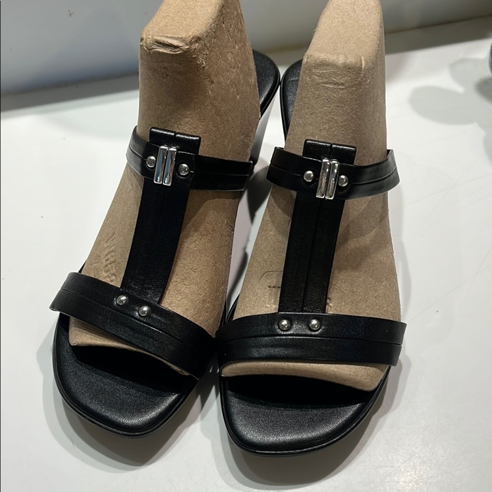 Italian Shoemakers Elegant Black Women's Sandals, size 9.5, Made in Italy